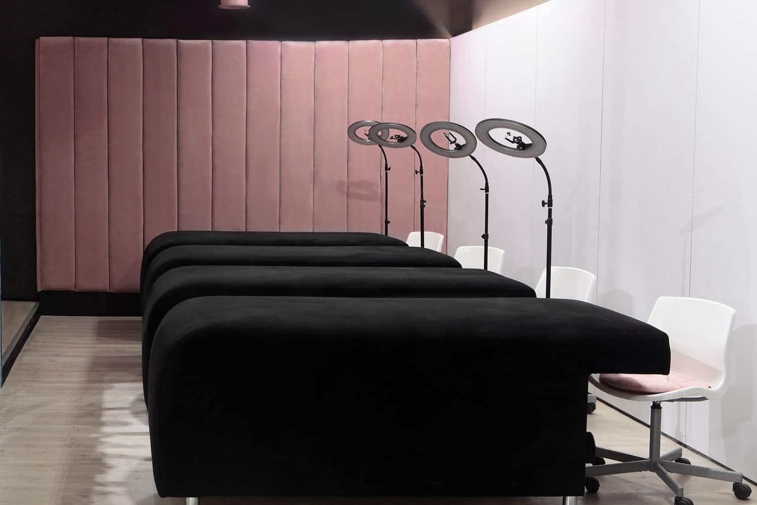 Balancing Quality And Efficiency: Tips for Lash Technicians