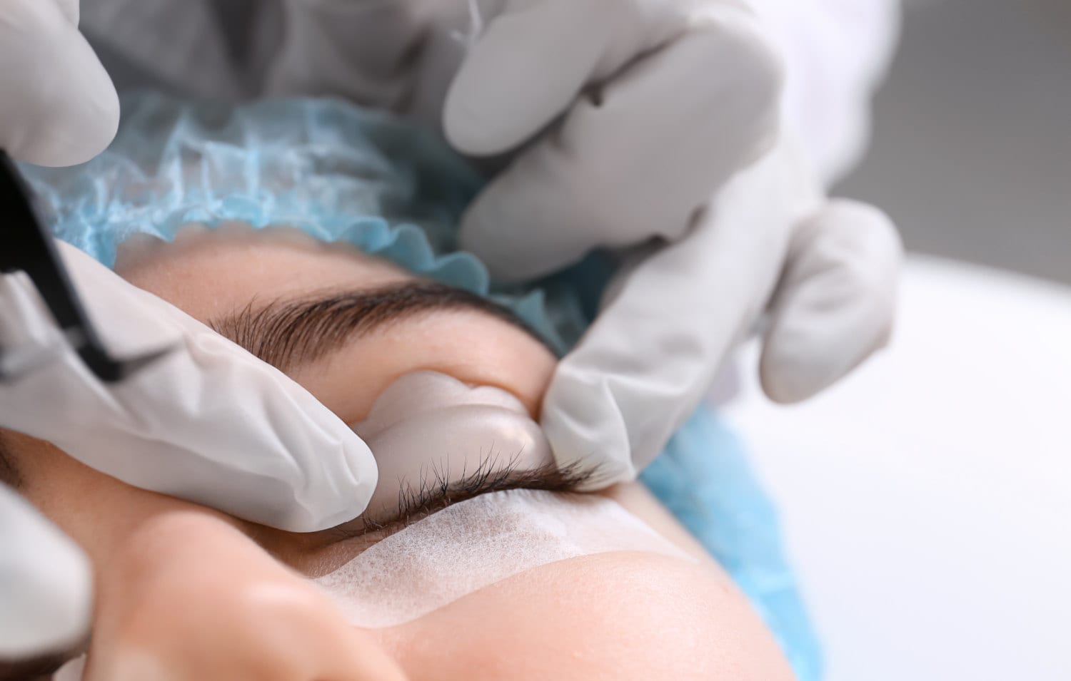 Everything You Need to Know Before Getting a Lash Lift