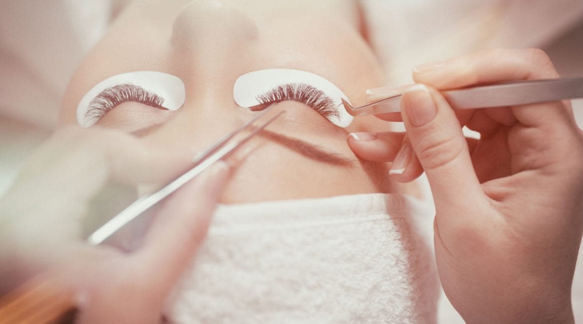 how to prepare for your first eyelash extension appointment