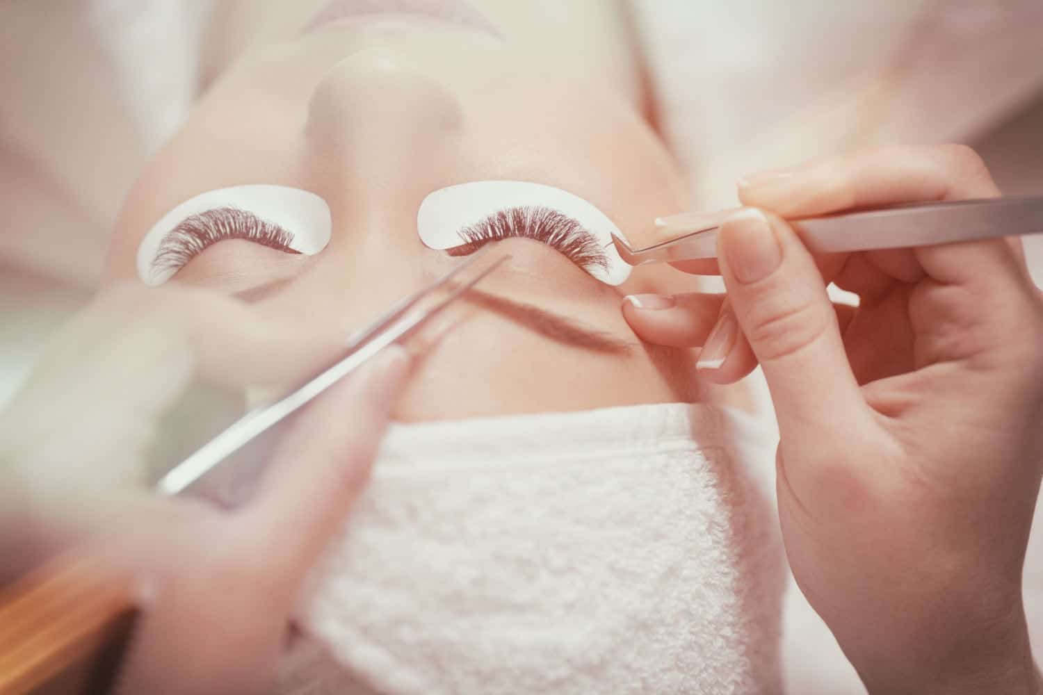 how to prepare for your first eyelash extension appointment